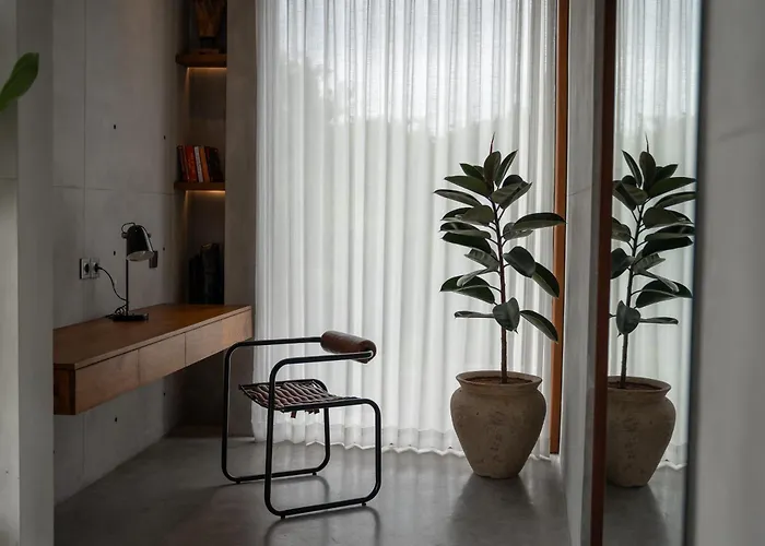 Villa Kona - *