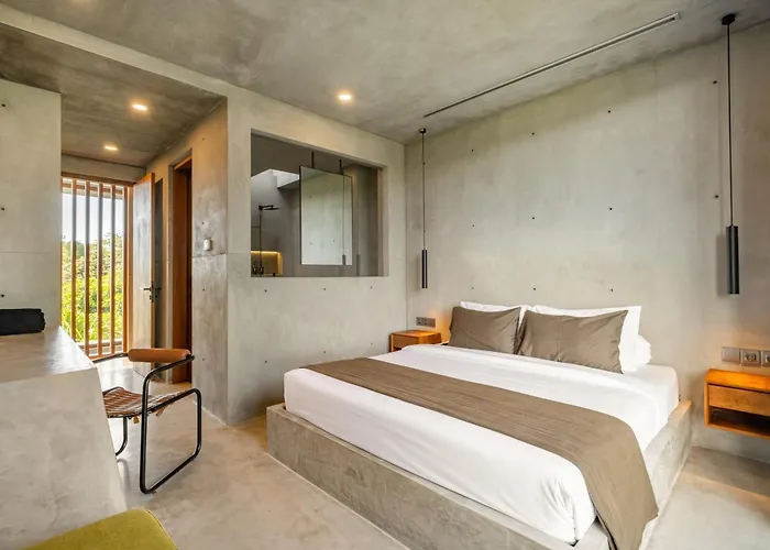 Villa Kona - *